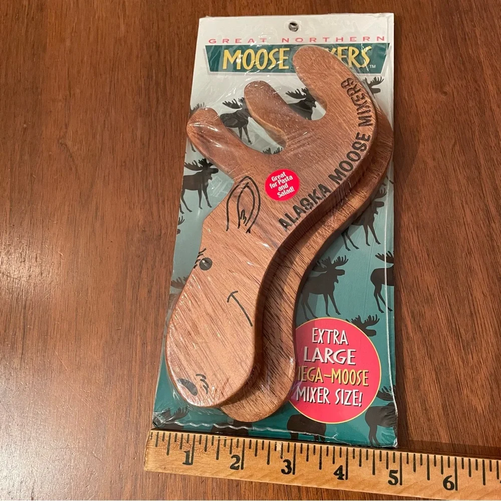 Great Northern Products Wooden Moose Mixers NWT Toss Salad Pasta Alaska